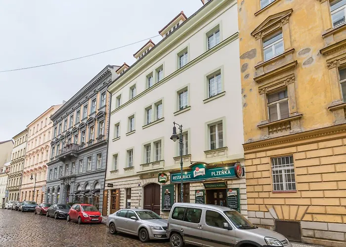 Selin Apartments
